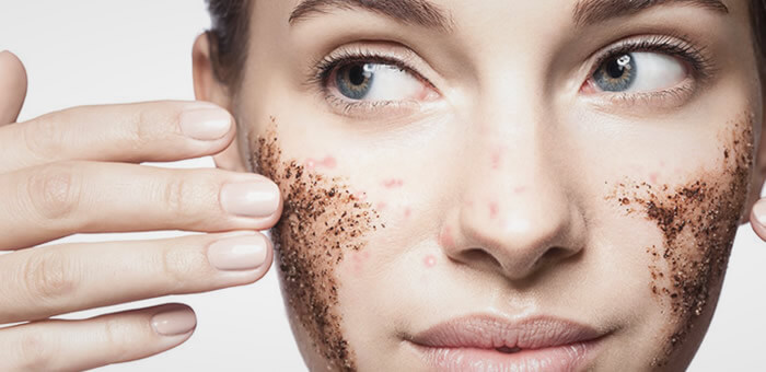 exfoliar piel del a cara