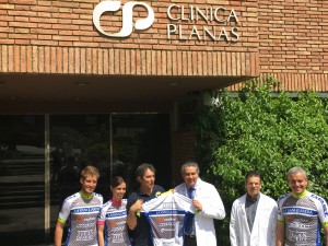 Clínica Planas apoya al equipo de La Vanguardia en la Titan Desert 2015